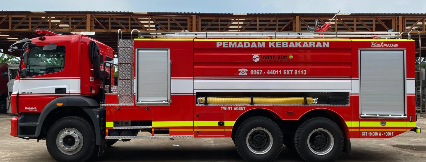 Slideshow FIRE TRUCK TWIN AGENT  MERCEDES BENZ ~blog/2024/10/10/whatsapp image 2024 10 07 at 13 38 21 1