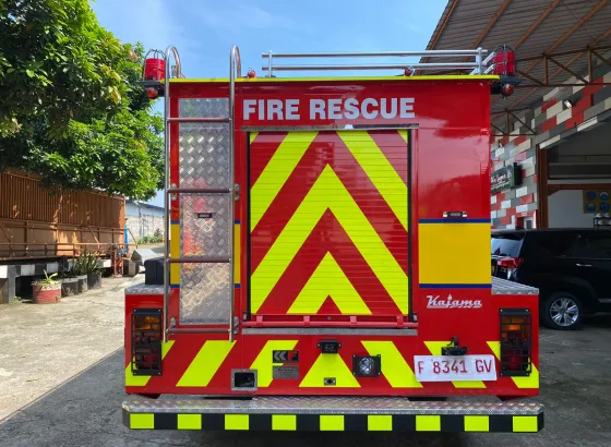 FIRE TRUCK FIRE TRUCK 10.000 W  4 ~blog/2025/7/23/belakang_1